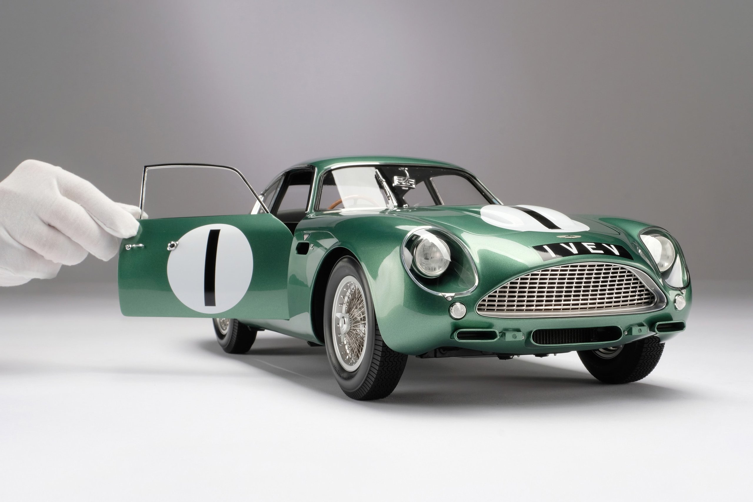 1961 ASTON MARTIN DB4 GT ZAGATO in 1:8 scale by Amalgam