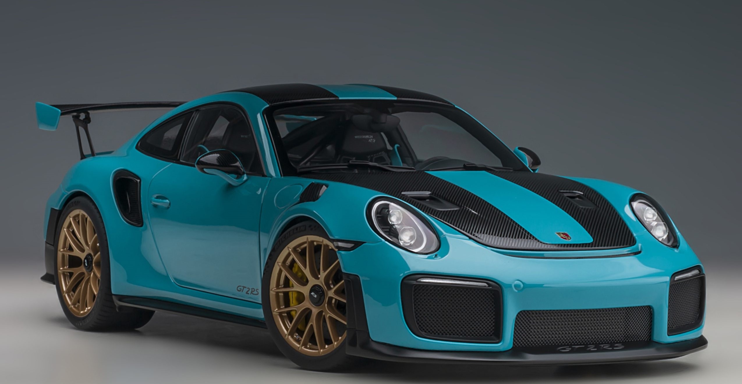 Porsche 911 (991.2) GT2 RS in Miami Blue in 1:18 Scale by AUTOart by AUTOart