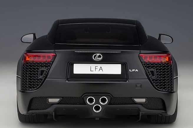 Lexus LFA (Matt Black) 1:18 by AUTOart