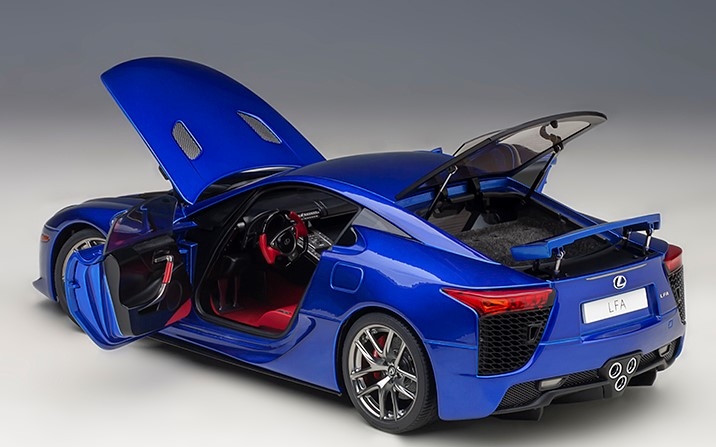 LEXUS LFA (PEARL BLUE) in 1:18 scale by AUTOart