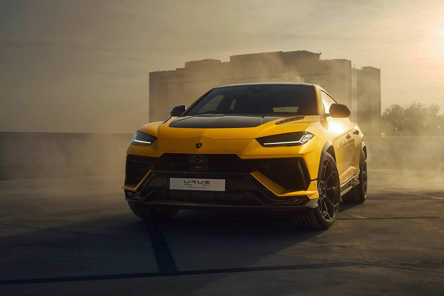 URUS PERFORMANTE GIALLO INTI Yellow in 118 scale by MR