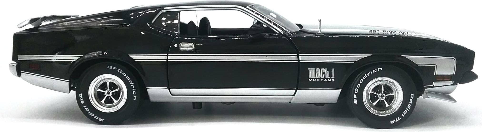 105-006 サンスター 1/18 フォード マスタング 1971 Mach1