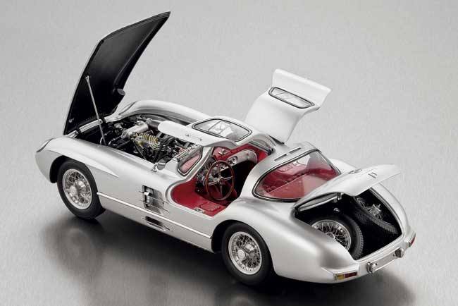 1955 Mercedes-Benz 300 SLR Uhlenhaut Coupe Diecast Model Car by