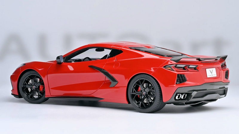 1/18 CORVETTE レッド Chevrolet Corvette C8 Stingray Z51 Torch Red in 1:18 Scale
