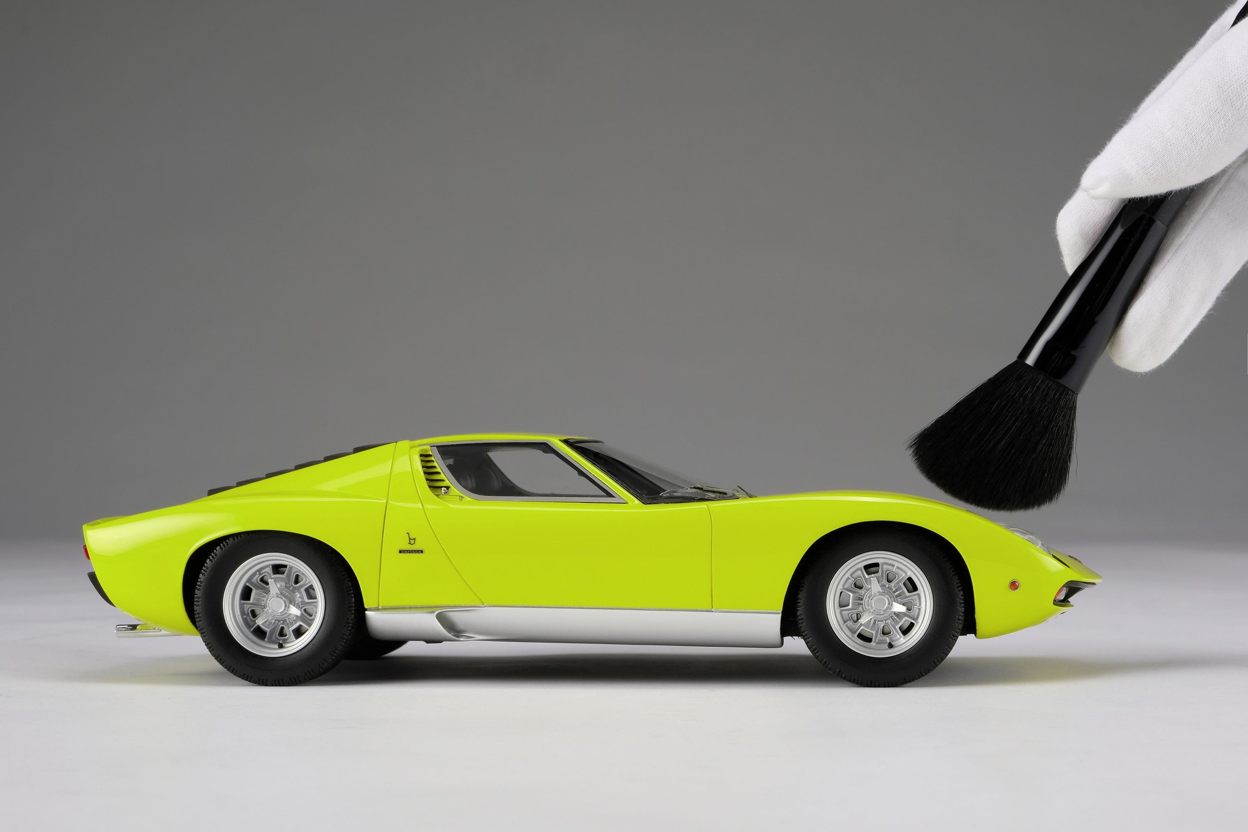 Lamborghini Miura Green in 1:18 Scale by Amalgam