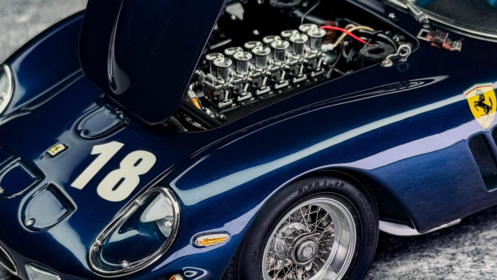 Ferrari 250 GTO Blue 1:18 by CMC