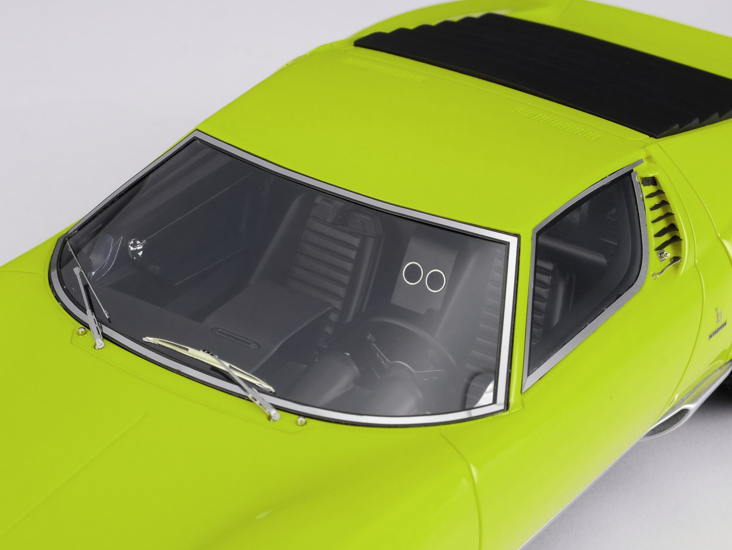 Lamborghini Miura Green in 1:18 Scale by Amalgam