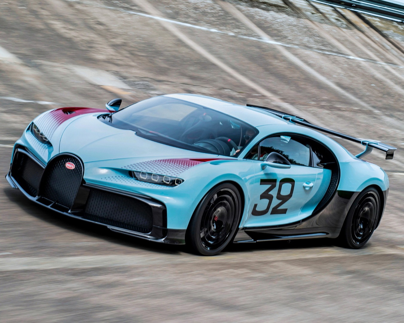 Bugatti Chiron Pur Sport 'Grand Prix' 1:18 by Topspeed