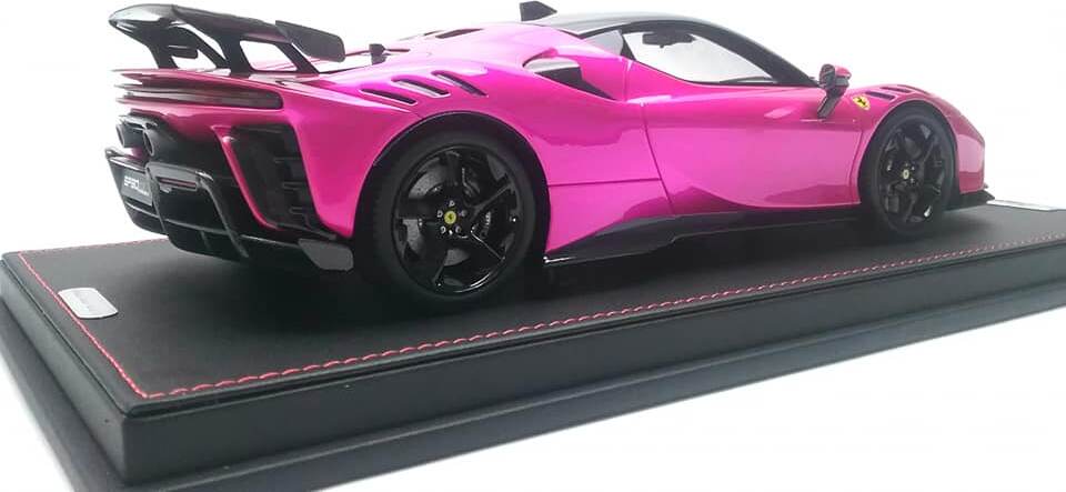 Bburago Ferrari Purosangue R&P - Modelo reducido Realista a Escala 1