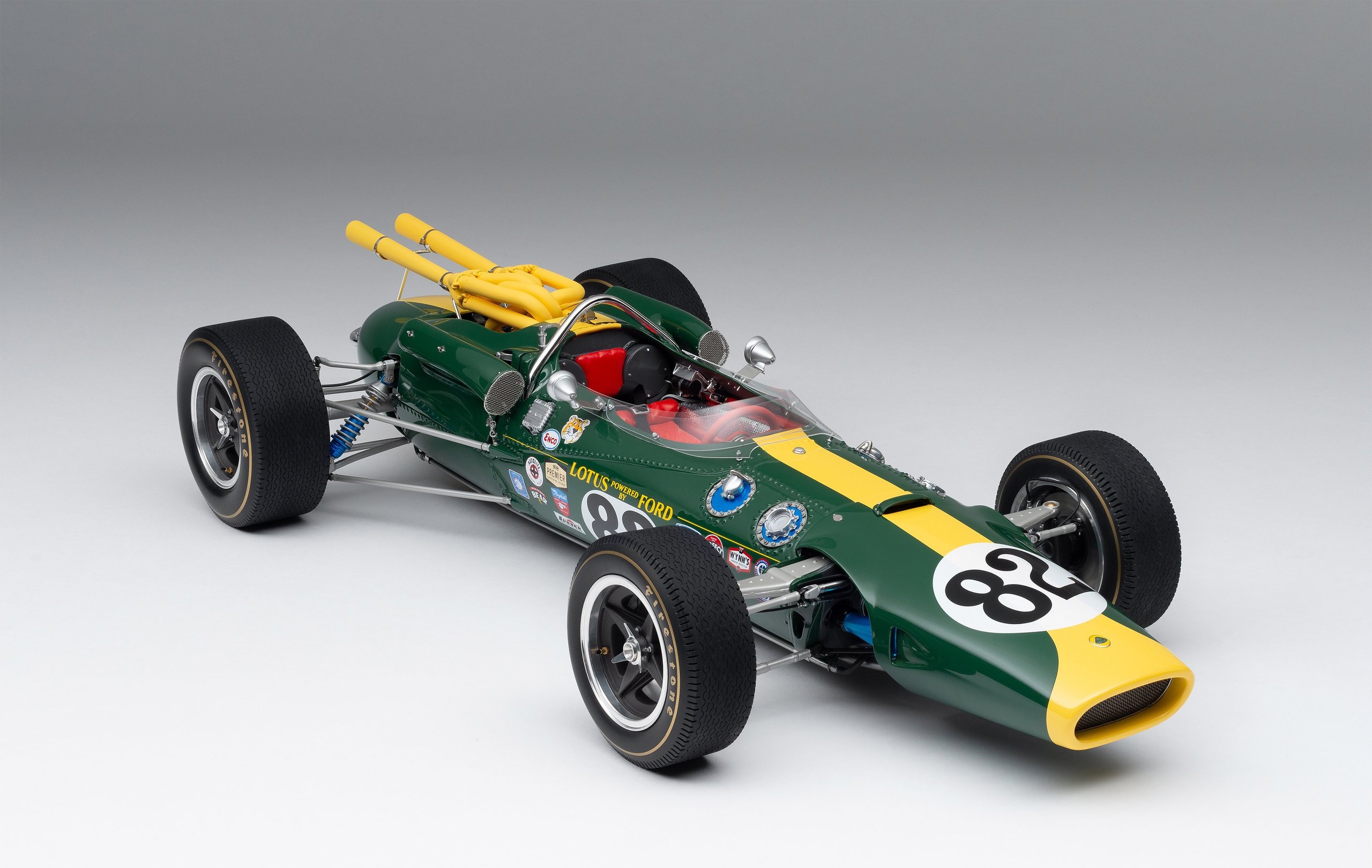 LOTUS 38 1965 INDIANAPOLIS 500 WINNER 1:8 SCALE by Amalgam