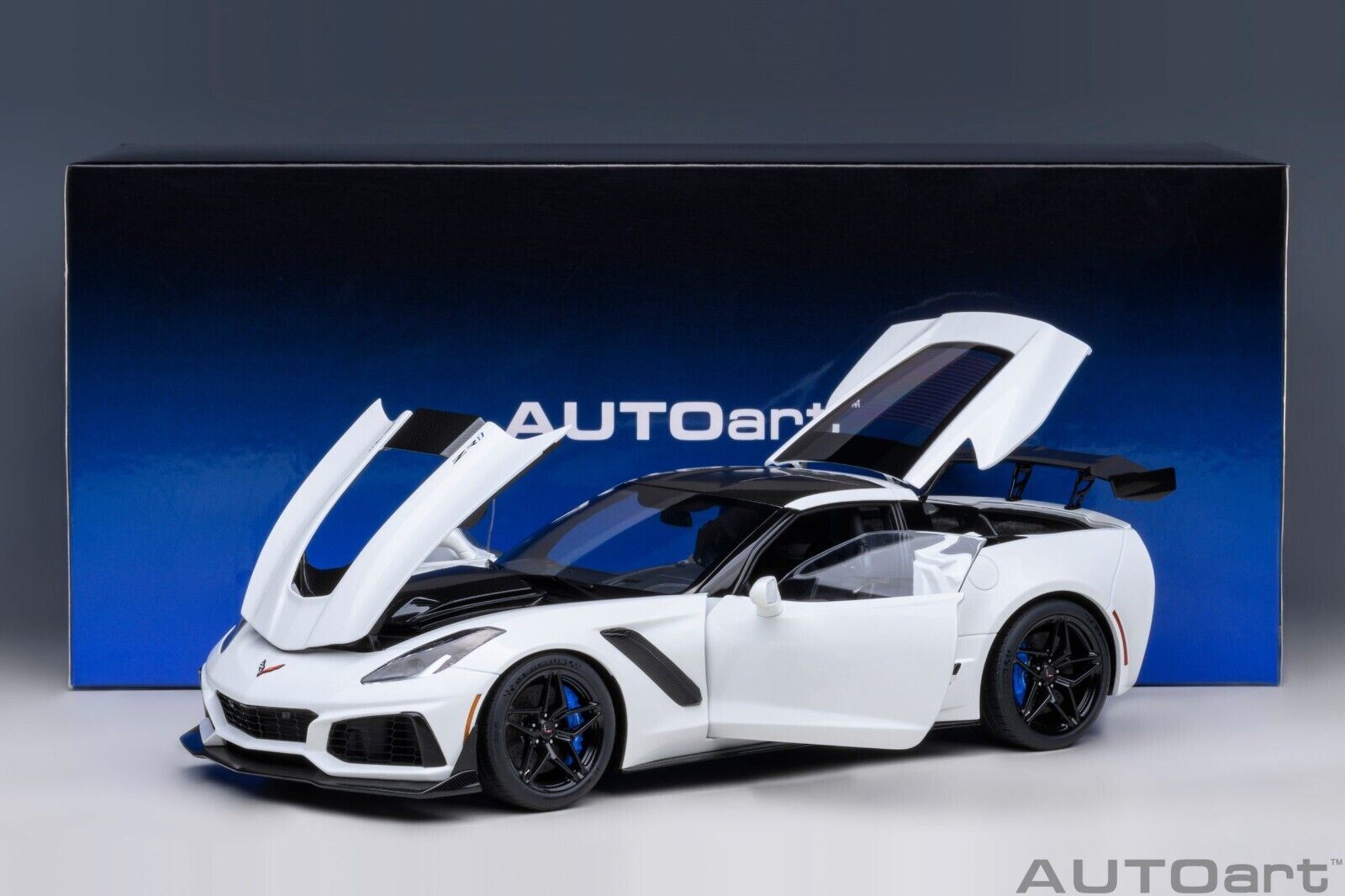 2019 Corvette C7 ZR1 in Arctic White in 1:18 Scale by AUTOart