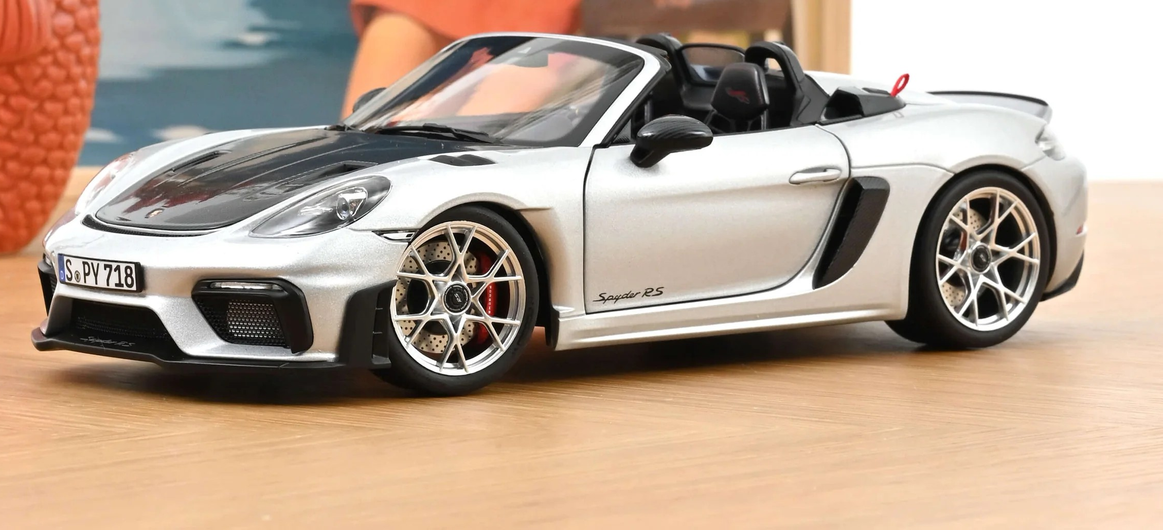 Porsche 718 Spyder RS w/ Weissach Pack 2023 GT-Silver