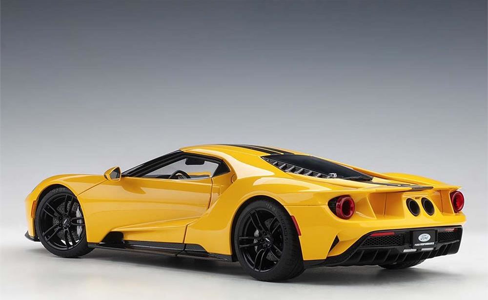 2017 Ford GT in Yellow in 1:18 Scale by AUTOart by AUTOart