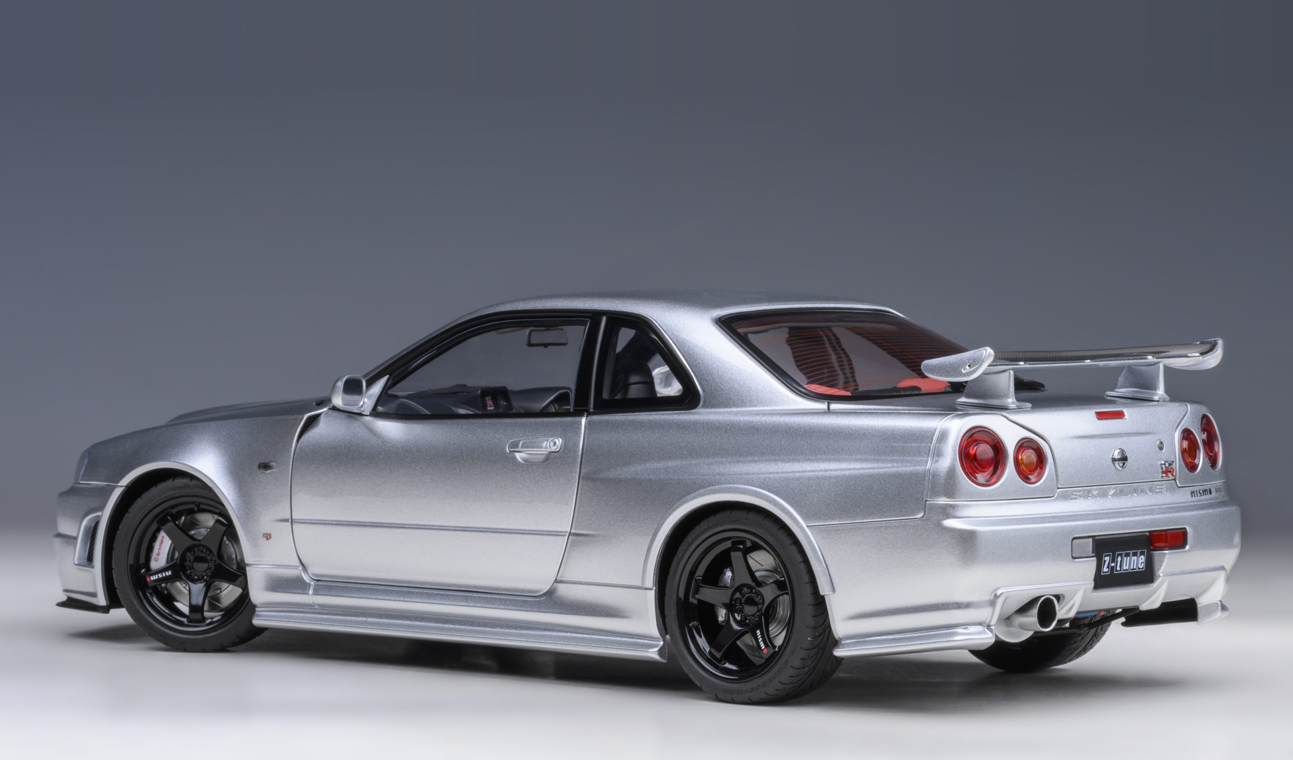 Nissan Skyline GT-R (R34) Z-Tune, Z-Tune Silver in 1:18 scale by