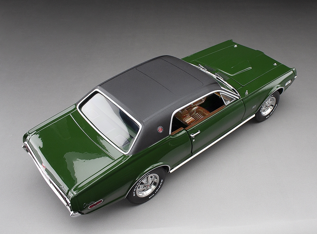 1968 Mercury Cougar XR7-G Augusta Green in 1:18 scale by Sun Star