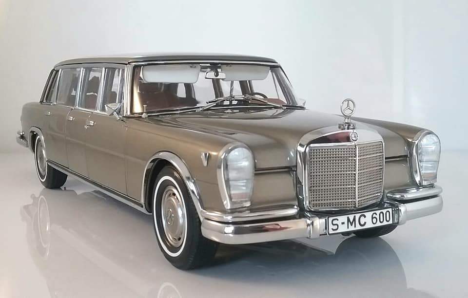 Mercedes-Benz 600 Pullman (W100) Limousine with sunroof in 1:18