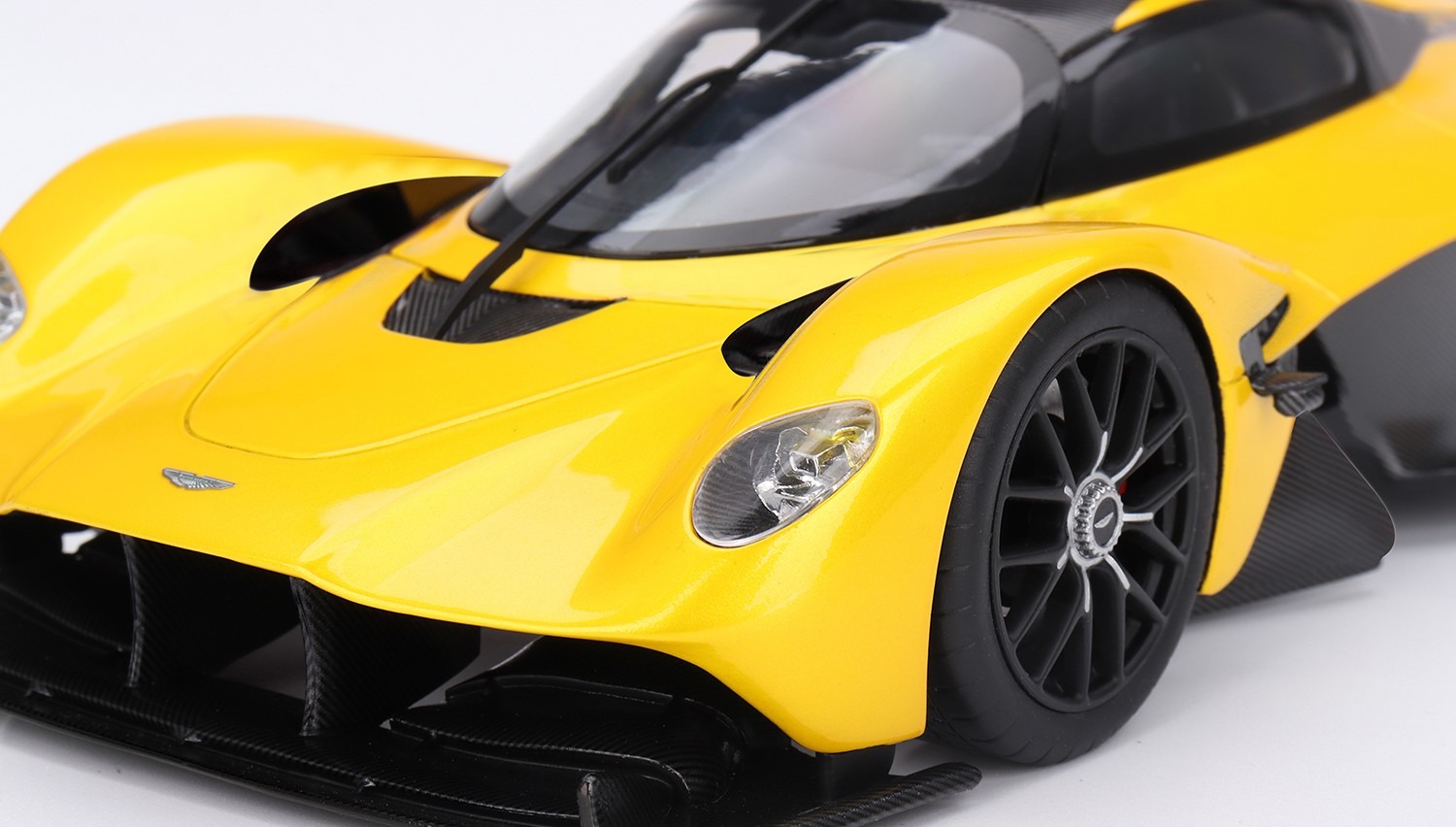 Aston Martin Valkyrie Sunburst Yellow in 1:18 scale by Topspeed
