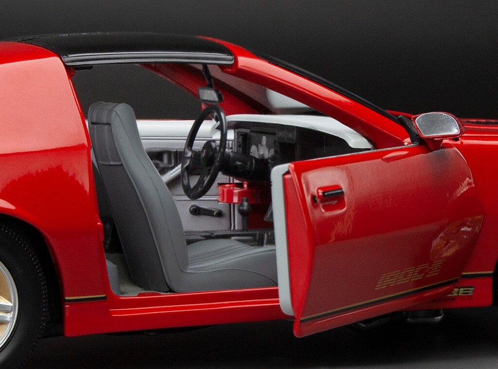 1985 Chevrolet Camaro IROC Z in 1:18 scale in Red with Gold Wheels