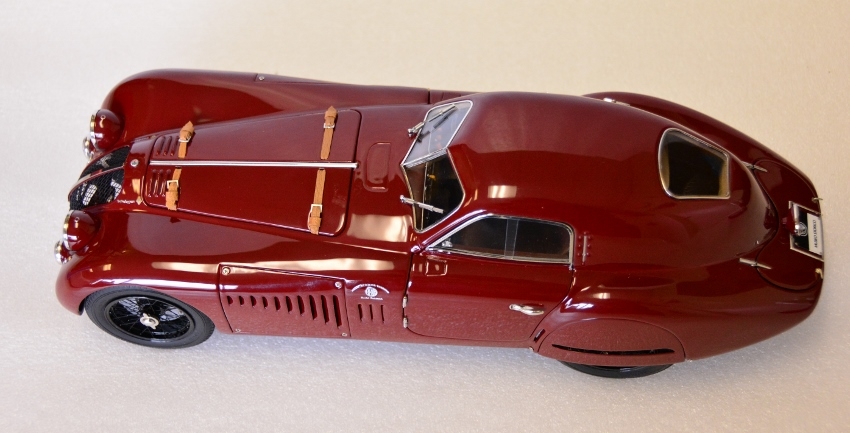 1938 Alfa Romeo 8C 2900 B Speciale Touring Coupe in 1:18 Scale by CMC