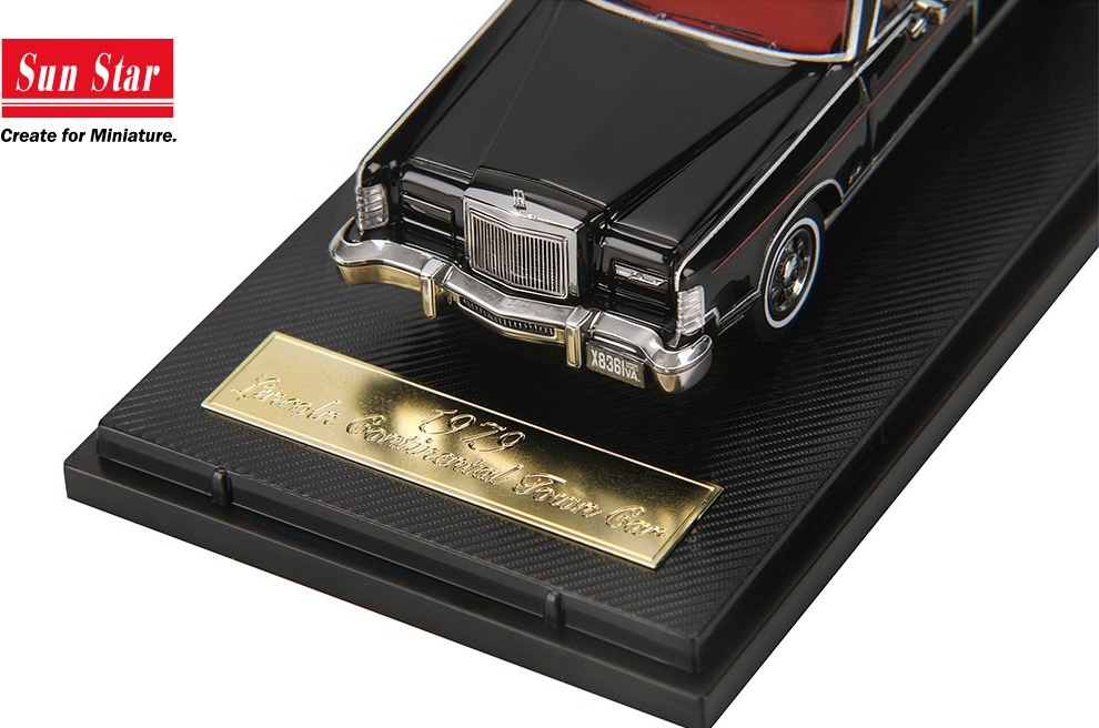 1979 Lincoln Continental Town Car Black in 1:64 scale by Sun Star