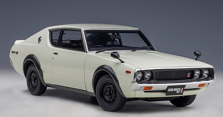 NISSAN SKYLINE GT-R (KPGC110) WHITE in 1:18 scale by AUTOart by