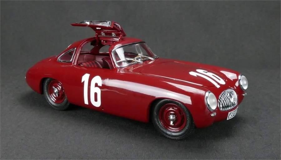 1/18 CMC メルセデス 300SL 1952 #4 カレラ パナメリカー 1952 Mercedes-Benz 300 SL Bern GP #16 Caracciola in 1:18 Scale by