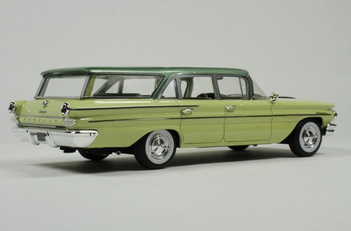 1960 Pontiac Safari Stardust Yellow Body & Fairway Green Roof in 1