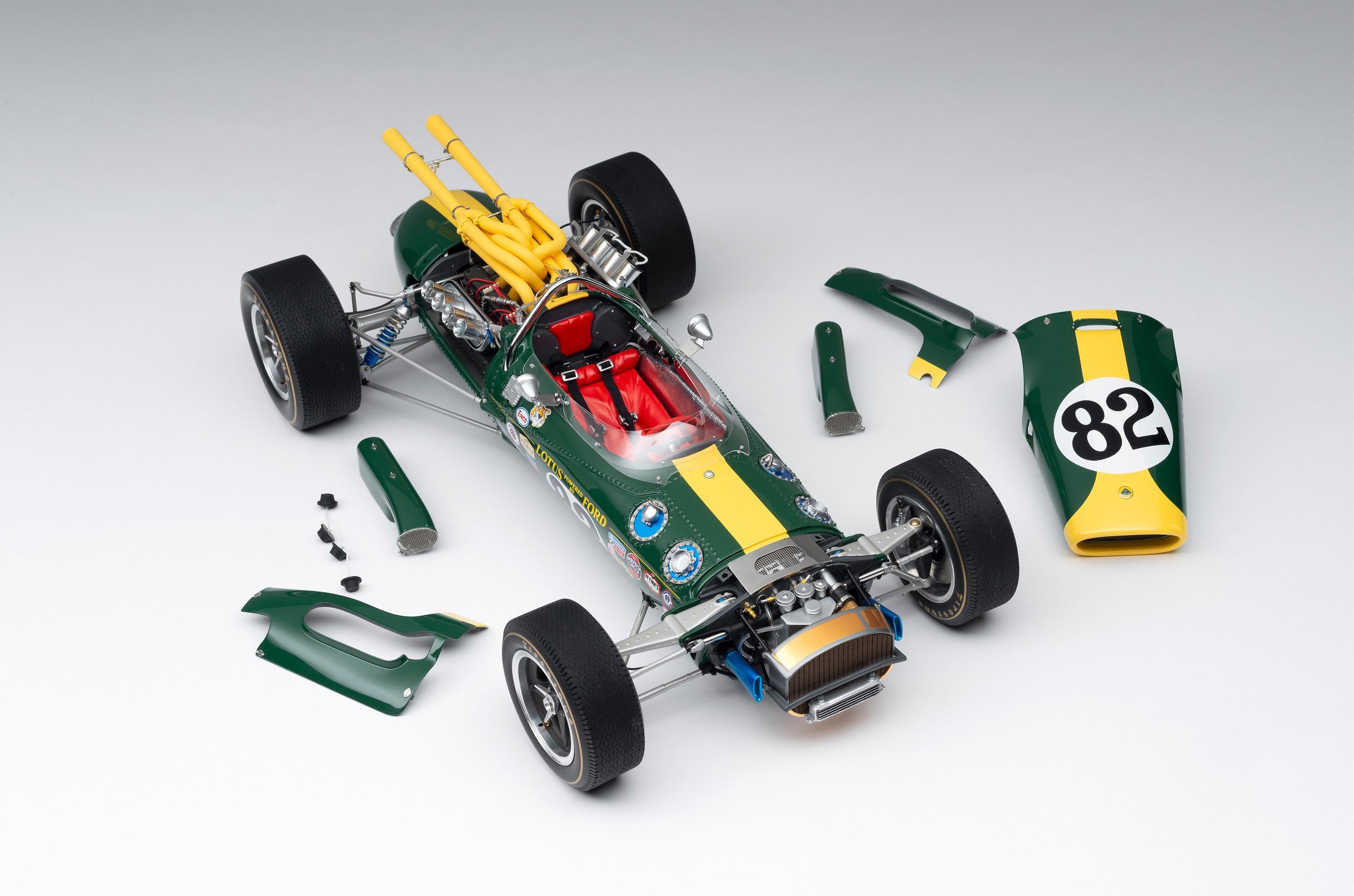 LOTUS 38 1965 INDIANAPOLIS 500 WINNER 1:8 SCALE by Amalgam