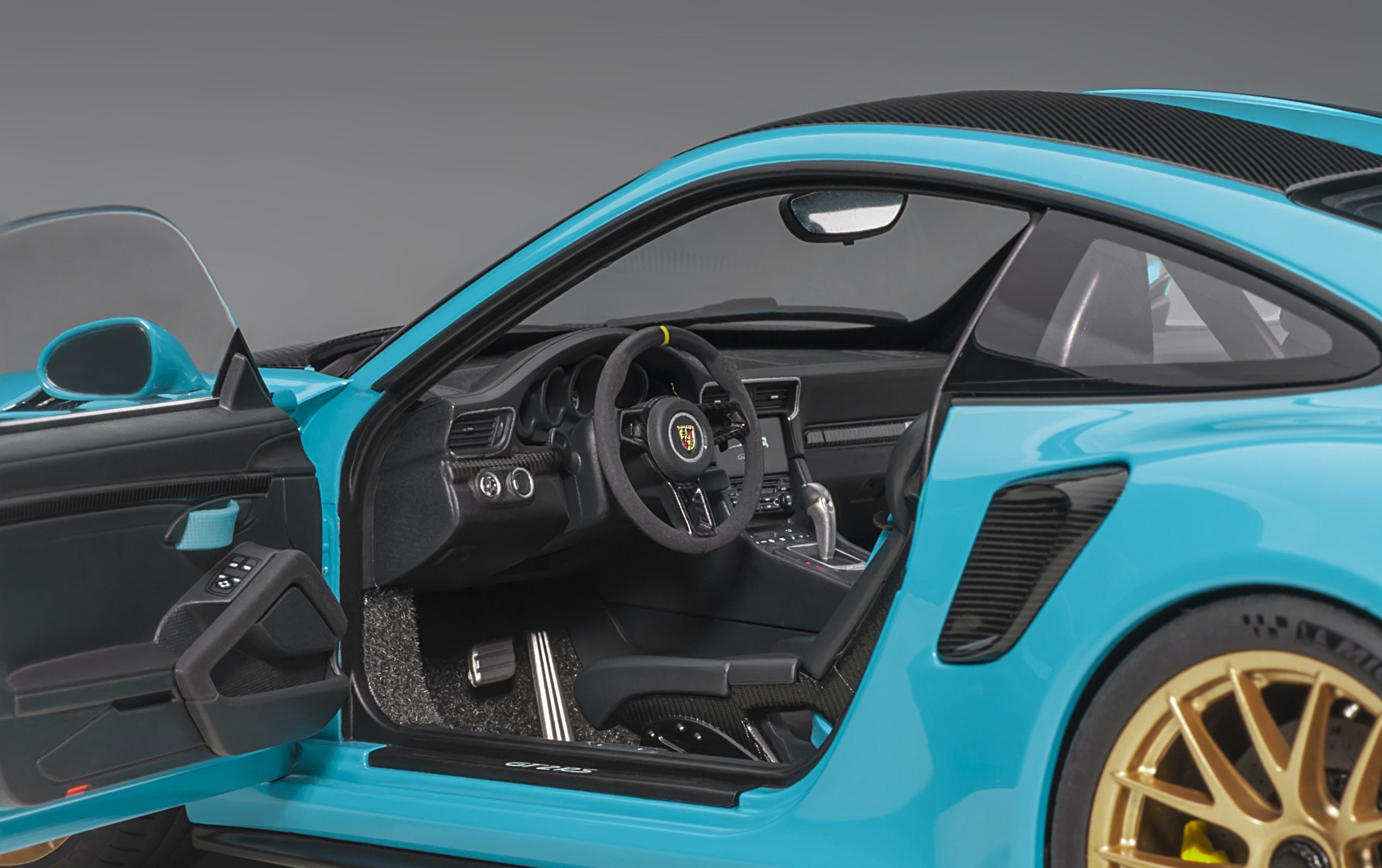 Porsche 911 (991.2) GT2 RS in Miami Blue in 1:18 Scale by AUTOart 