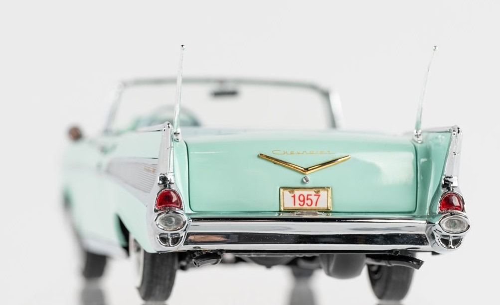 1957 CHEVROLET BELAIR SURF GREEN in 1:24 scale by Danbury Mint