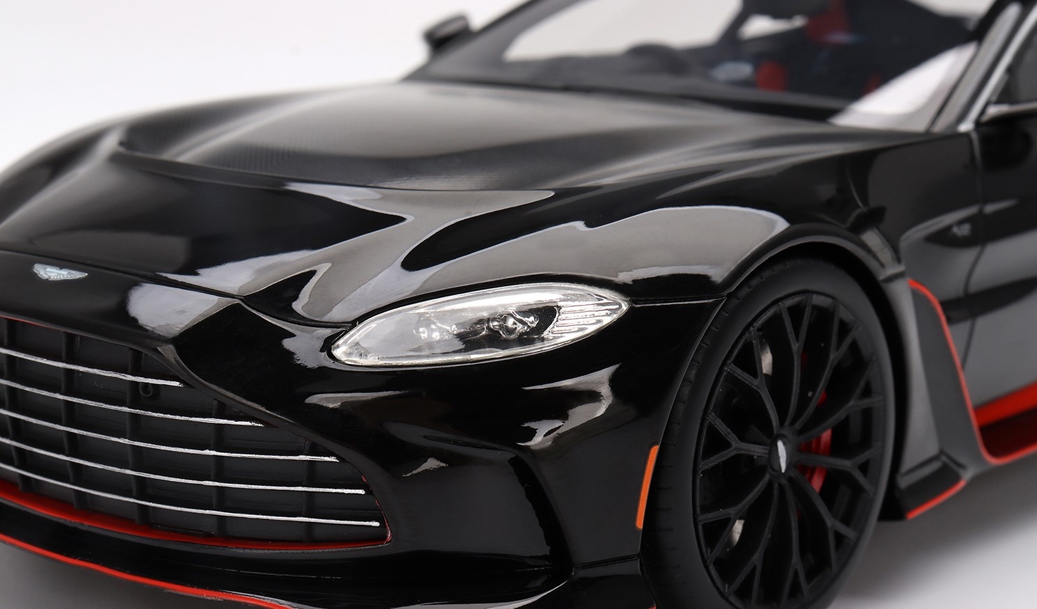 Aston Martin V12 Vantage Jet Black in 1:18 scale by Topspeed