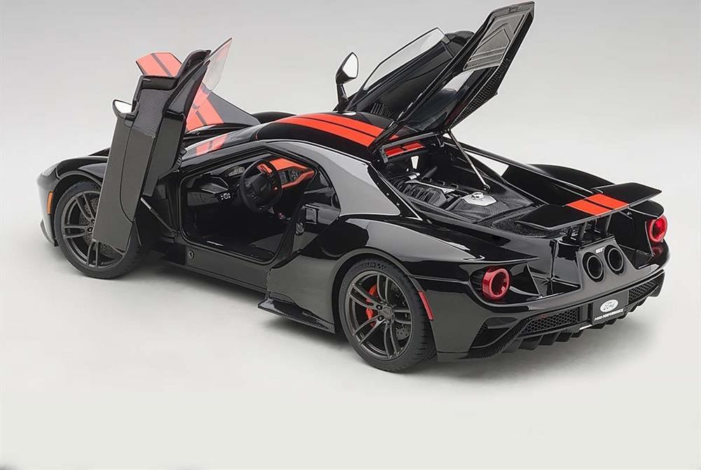 AUTOart Ford GT 1/18 ブラック/オレンジダイキャスト￼ 2017 Ford GT in Shadow Black/Orange in 1:18 Scale by AUTOart