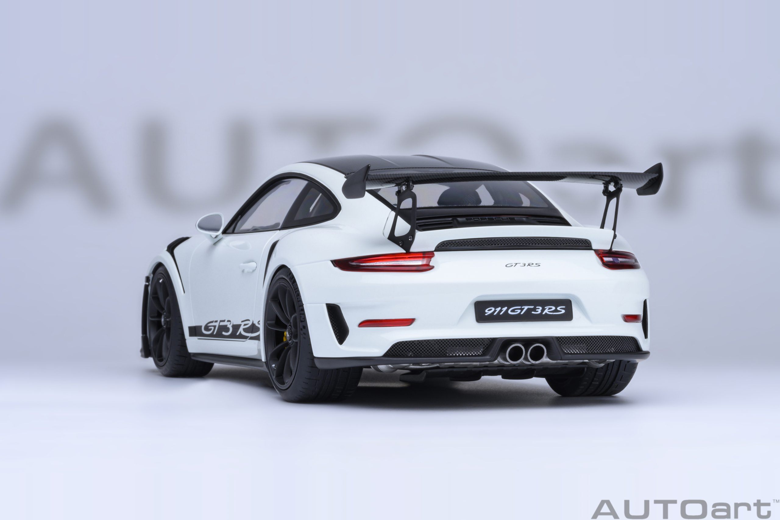 Porsche 911 991.2 GT3 RS Crayon in 1:18 Scale by AUTOart