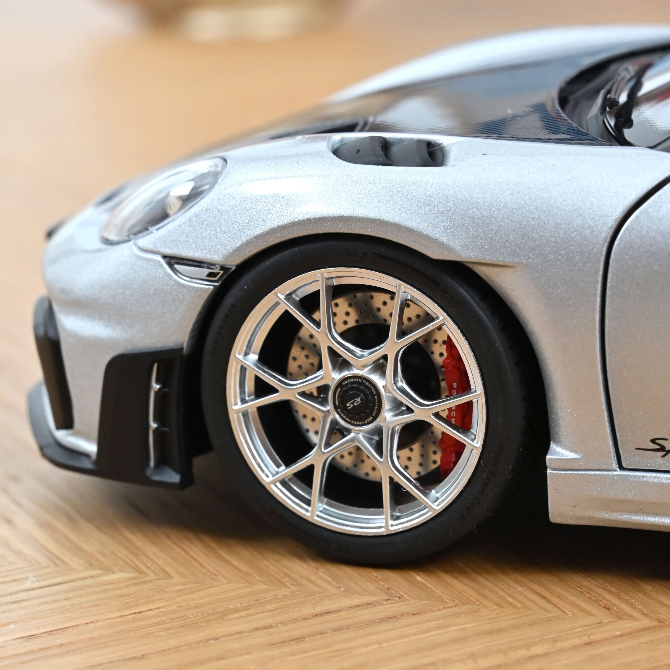 Porsche 718 Spyder RS w/ Weissach Pack 2023 GT-Silver