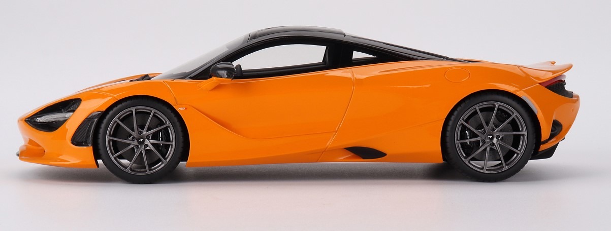 McLaren 750S McLaren Orange in 1:18 scale by Topspeed