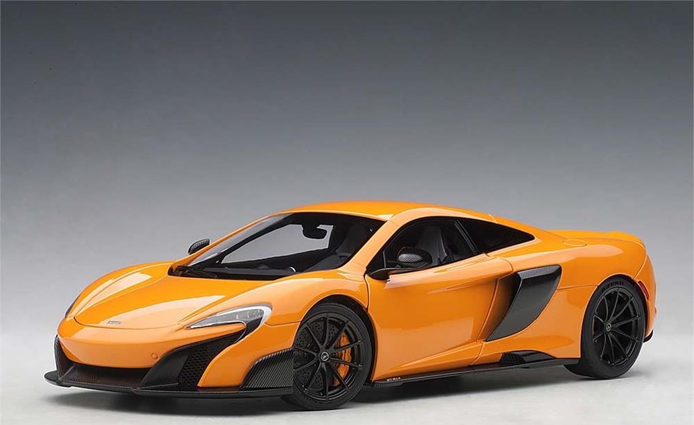 McLaren 675LT Orange 1:18 by AUTOart