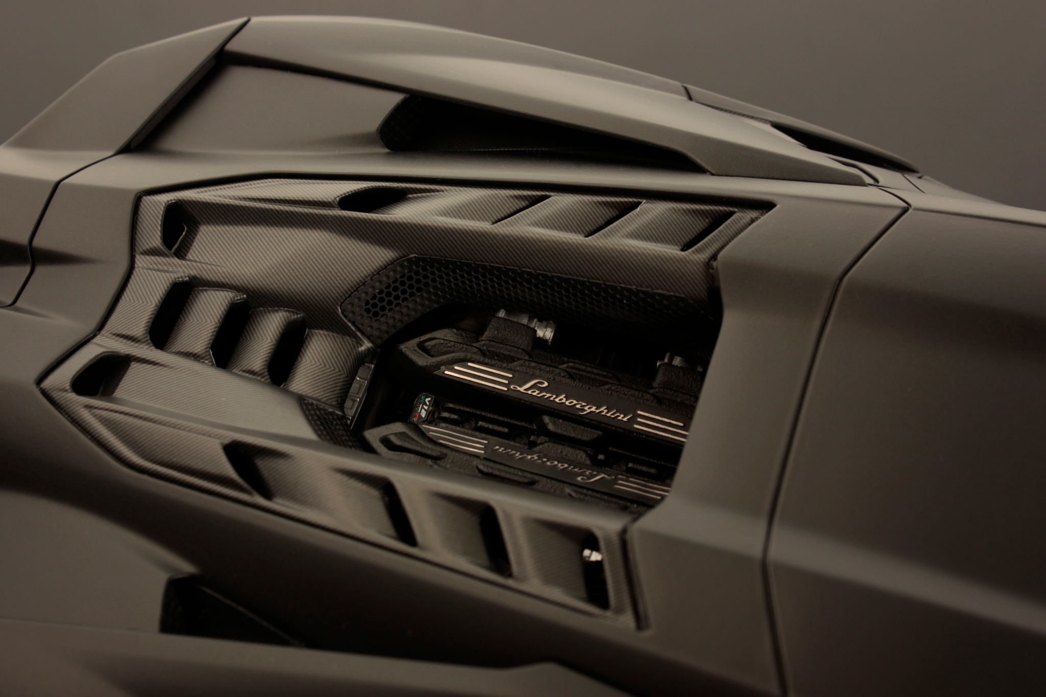 Revuelto Nero Nemesis Matt in 118 scale by MR Collection