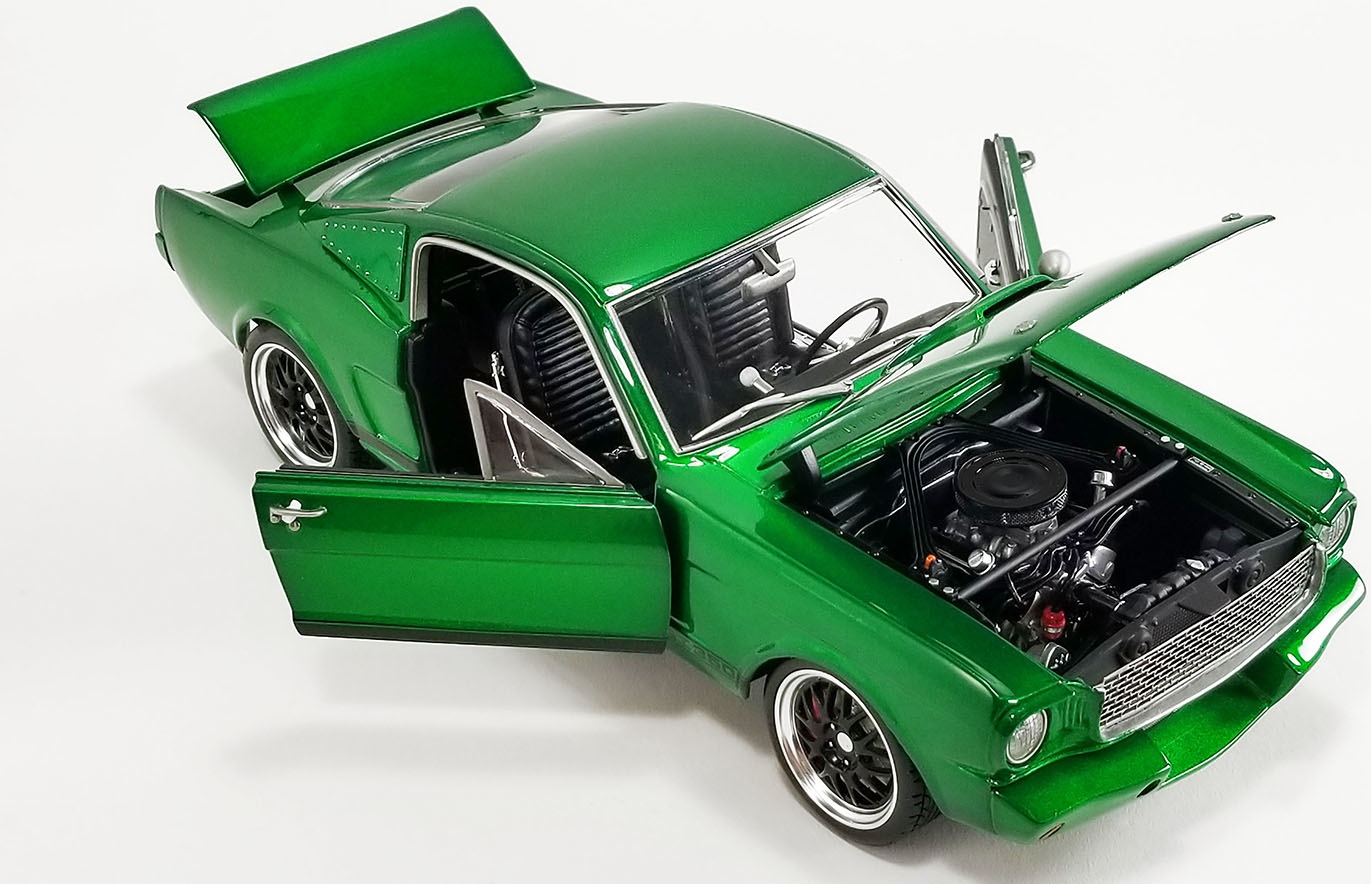 1965 SHELBY GT350R STREET FIGHTER GREEN HORNET in 1:18 scale