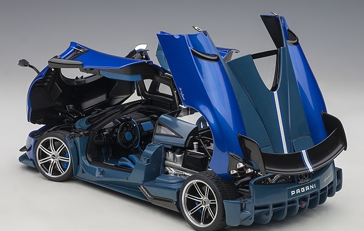 Pagani Huayra BC in Blue/Carbon in 1:18 Scale by AUTOart by AUTOart