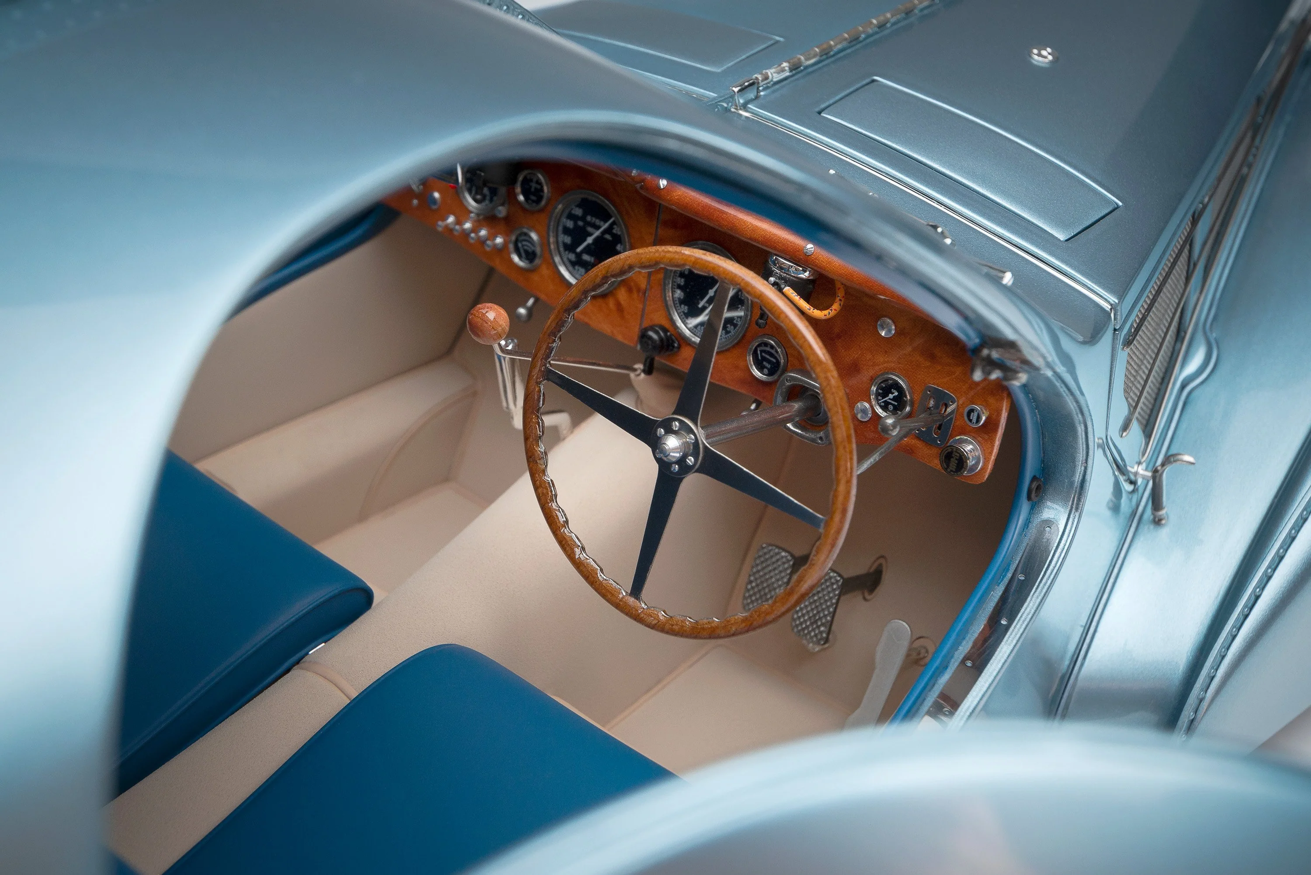 Bugatti T57 looksmart&BBRアルファロメオ Bugatti T57 looksmart&BBRアルファロメオ