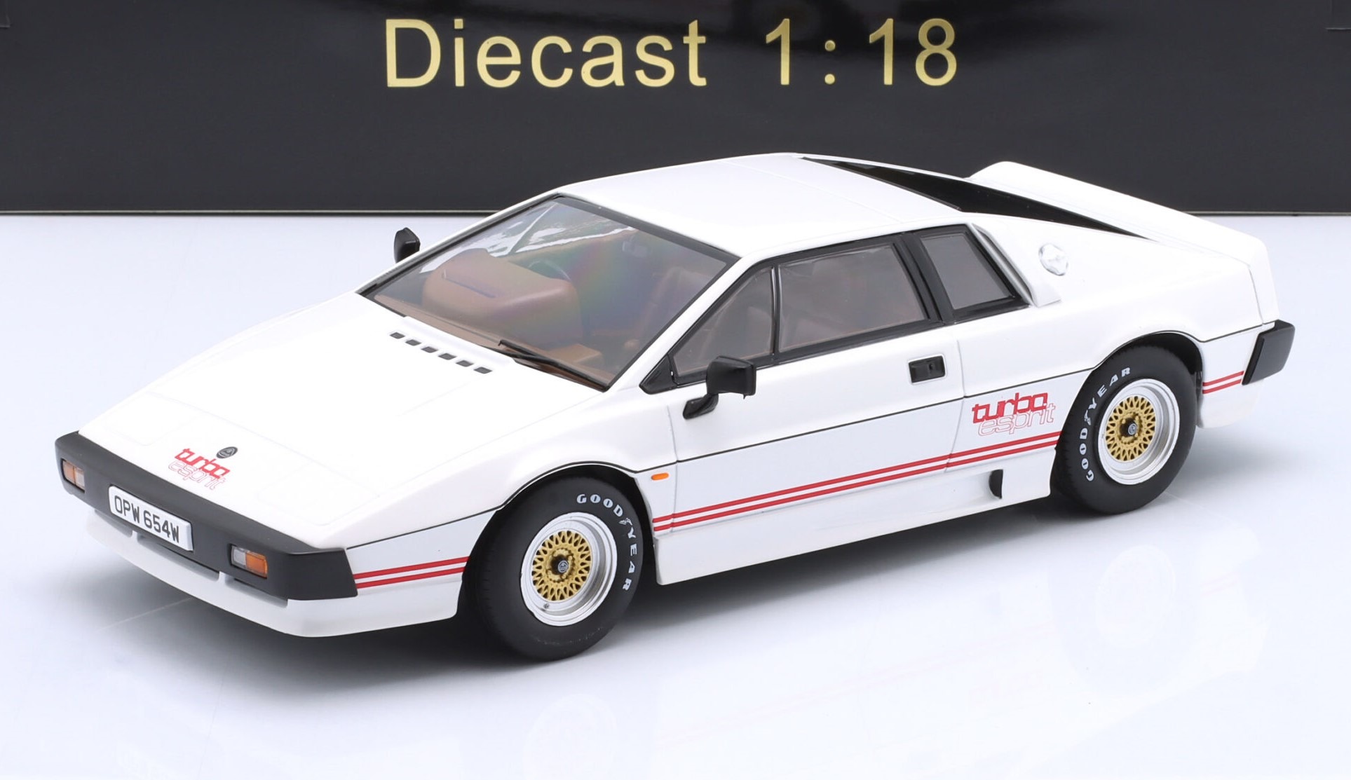 1981 Lotus Esprit Turbo White in 1:18 scale by KK Diecast