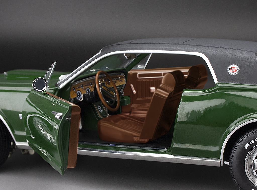 1968 Mercury Cougar XR7-G Augusta Green in 1:18 scale by Sun Star