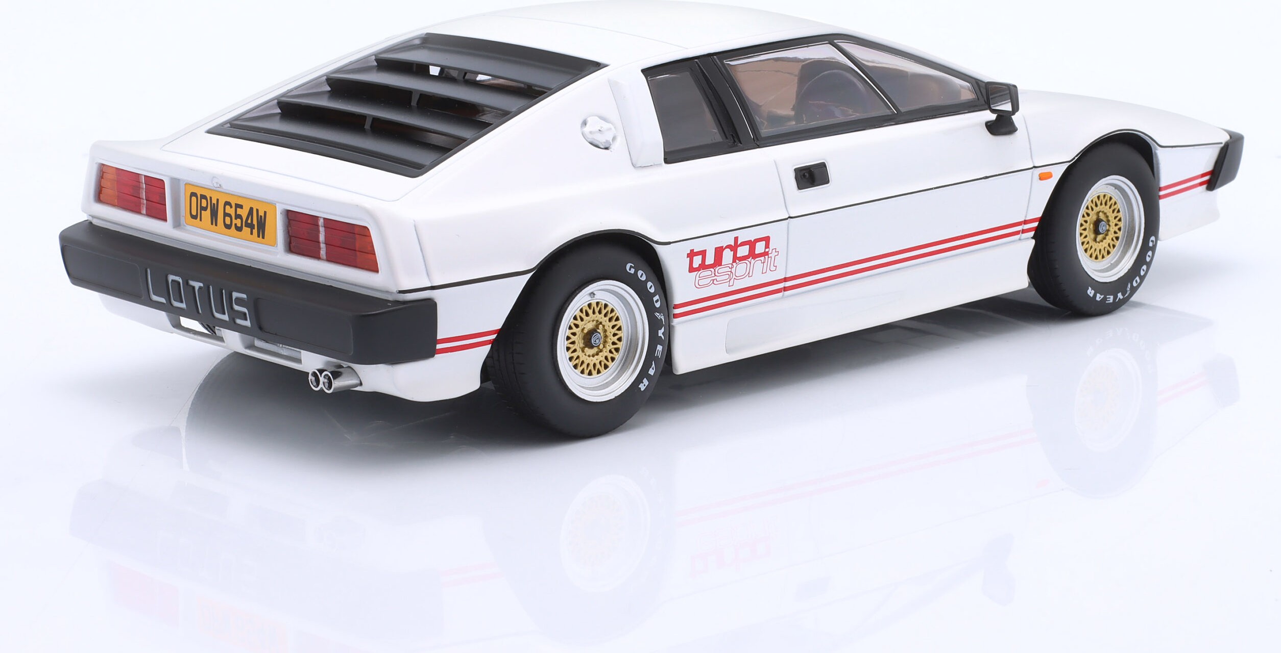 1981 Lotus Esprit Turbo White in 1:18 scale by KK Diecast