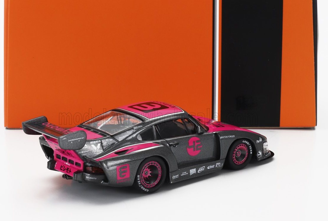 TARMAC WORKS X IXO - PORSCHE 935 K3V BISIMOTO Scala 1:64 - Sigillato Con Carte Collezionabili - Foto 3