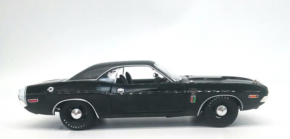 グリーンライト1970 Dodge Challenger R/T 426ヘミ 1970 Dodge Challenger R/T 426 HEMI The Black Ghost | Greenlight
