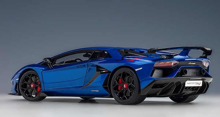 LAMBORGHINI AVENTADOR SVJ BLUE in 1:18 scale by AUTOart by AUTOart