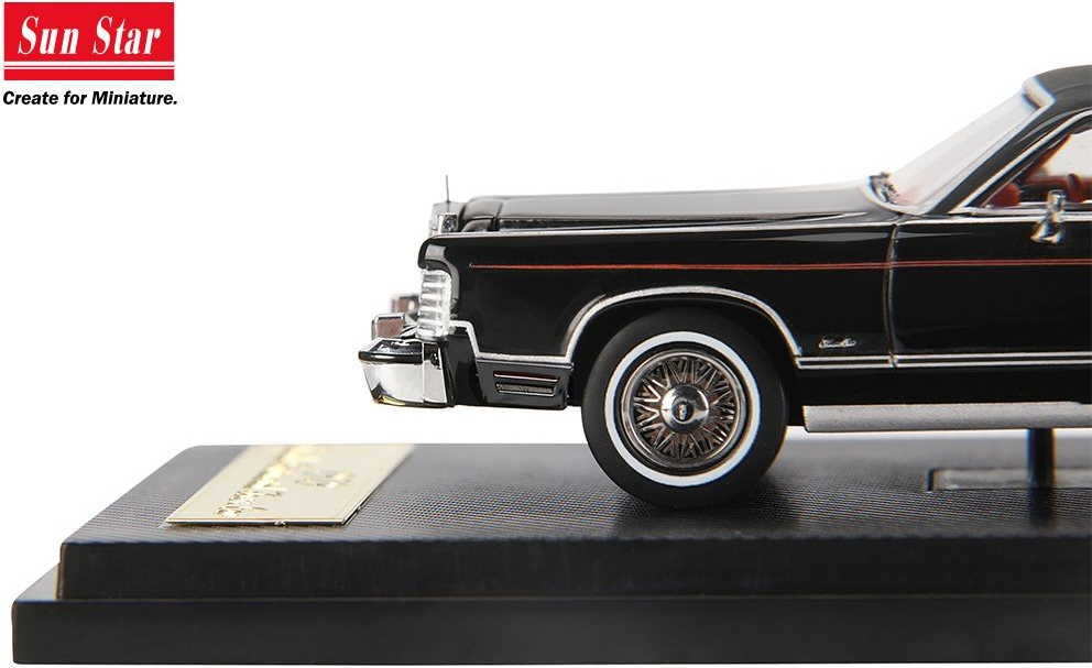1979 Lincoln Continental Town Car Black in 1:64 scale by Sun Star