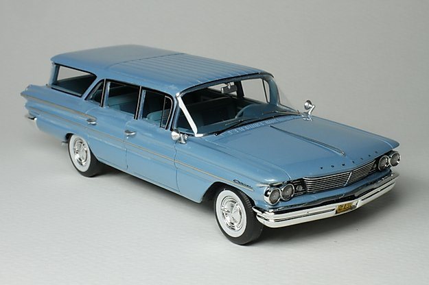 1960 Pontiac Safari Color Skymist Blue in 1:43 Scale by Goldvarg