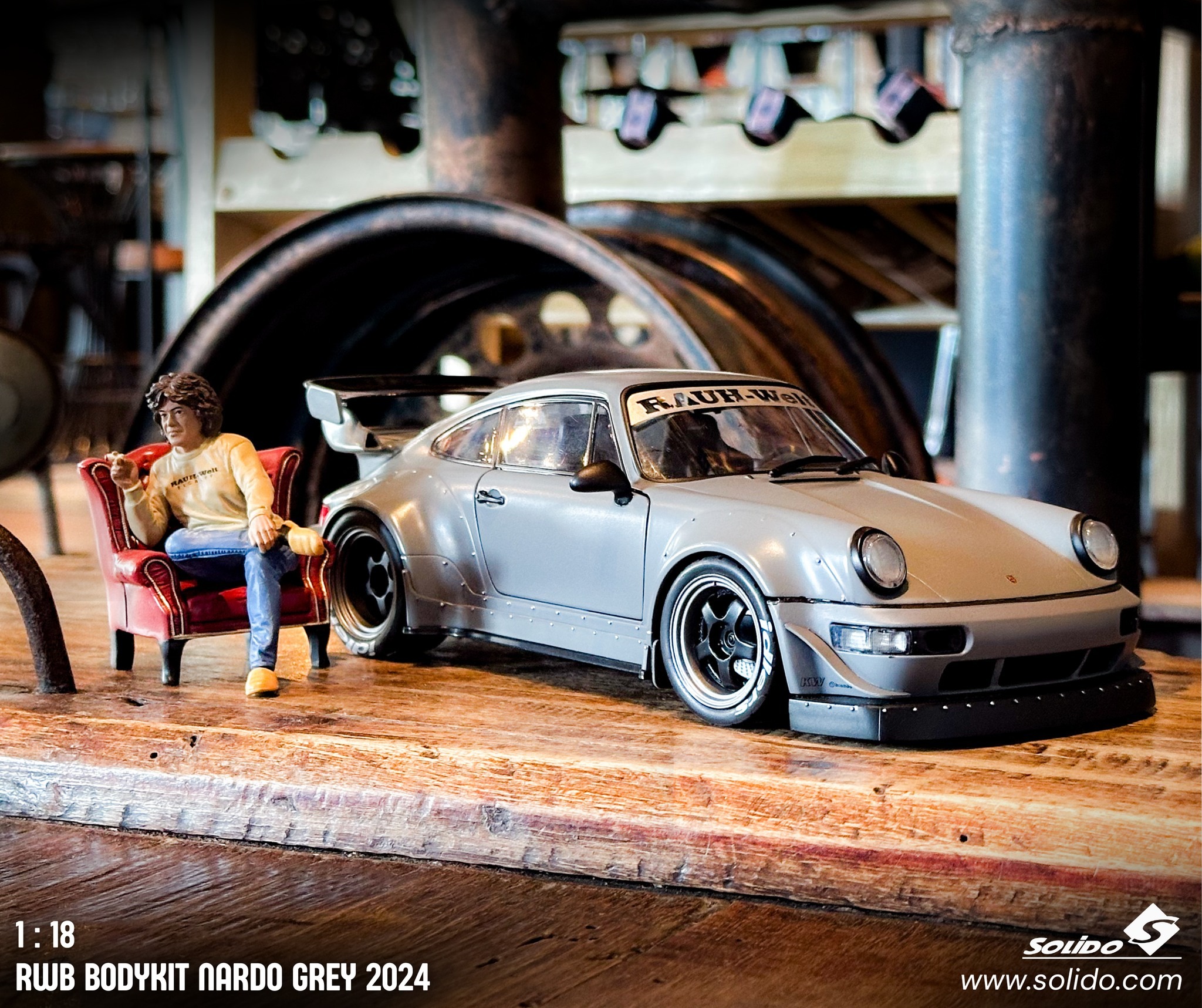 2016 Porsche 911 964 RWB Bodykit w/ Akira Nakai Figure in 1
