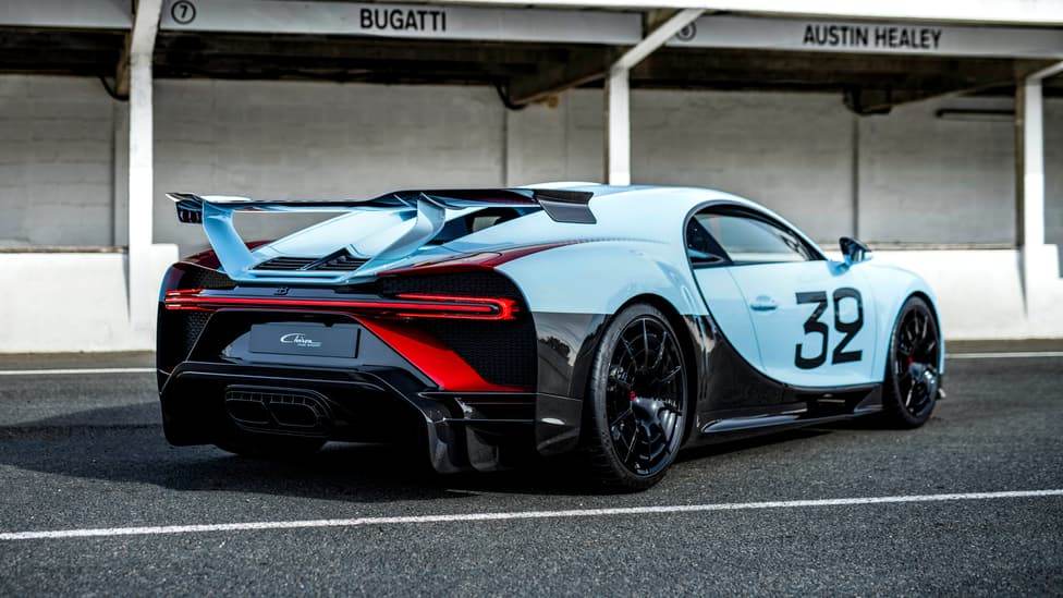 Bugatti Chiron Pur Sport 'Grand Prix' 1:18 by Topspeed